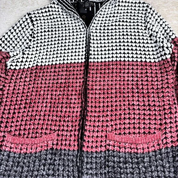 NWT Oliver.O Chenille Knit Hooded Cardigan Sweater Hearts Gray Pink White Sz M - Picture 3 of 9